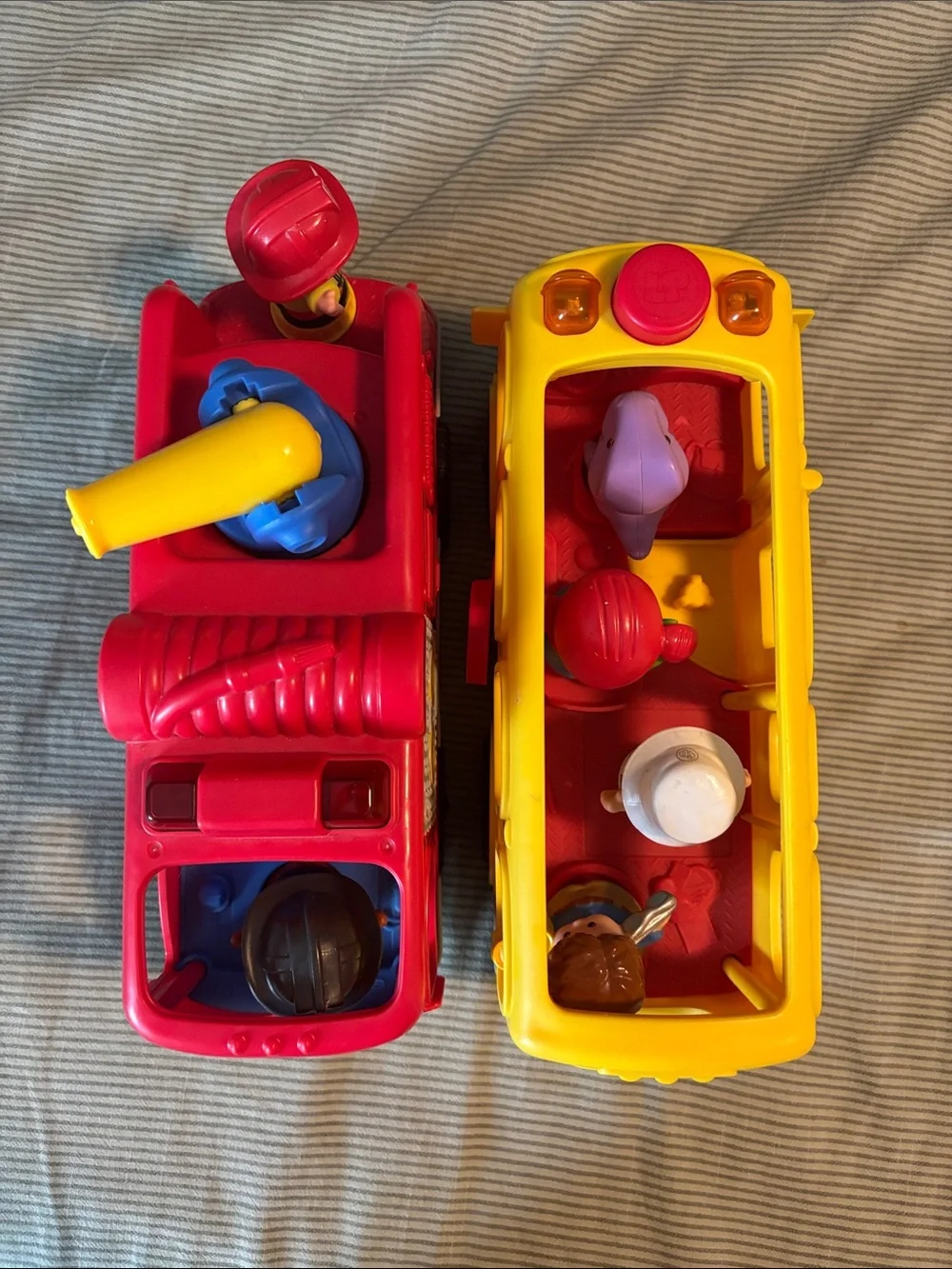 Little People School Bus and Fire Truck with 6 figures